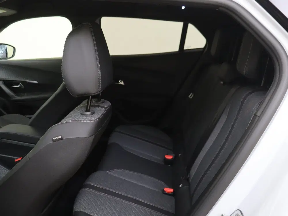 Peugeot 2008 1.2 Hybrid 145 Allure uit 2025, foto 12