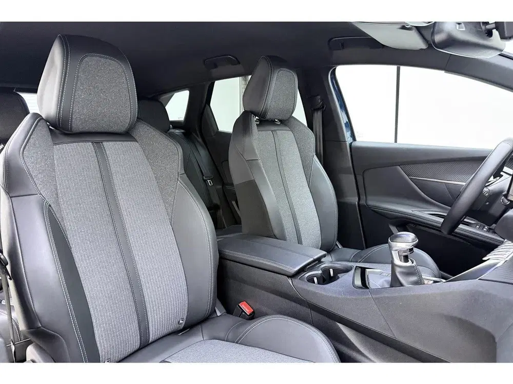 Peugeot 3008 1.2T Allure Pack Business uit 2024, foto 13