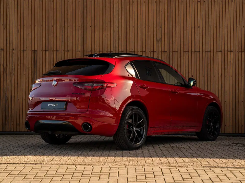 Alfa Romeo Stelvio 2.0T 280pk AWD Veloce uit 2020, foto 4