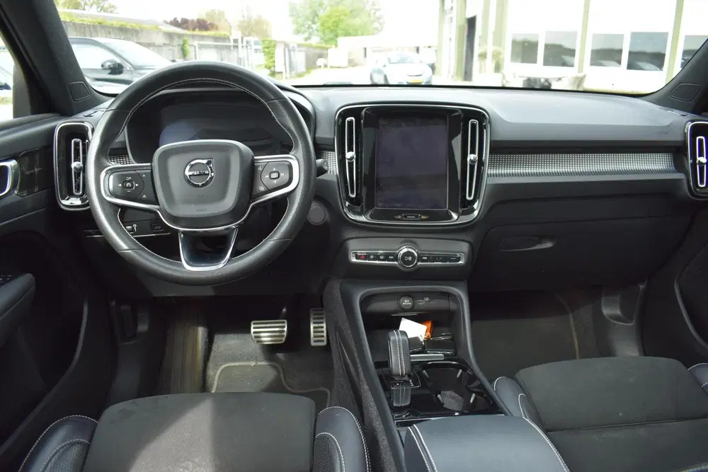Volvo XC40 Recharge P8 AWD R-Design uit 2021, foto 10