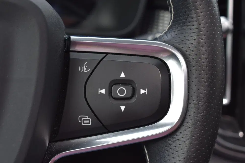 Volvo XC40 Recharge P8 AWD R-Design uit 2021, foto 15