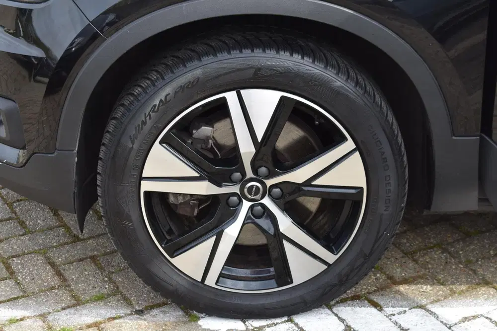 Volvo XC40 Recharge P8 AWD R-Design uit 2021, foto 5