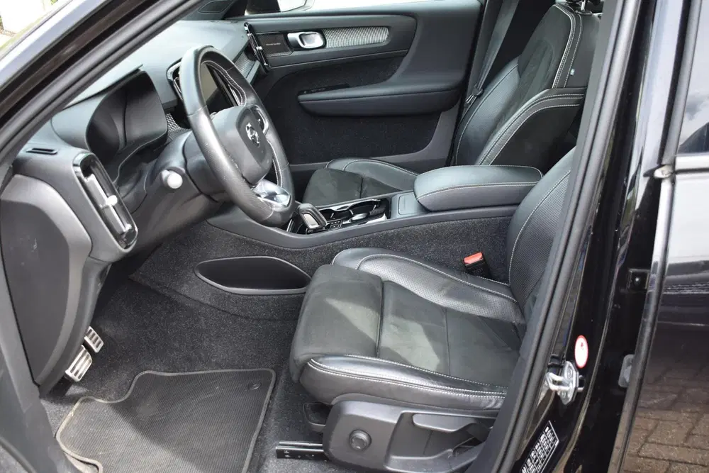 Volvo XC40 Recharge P8 AWD R-Design uit 2021, foto 6