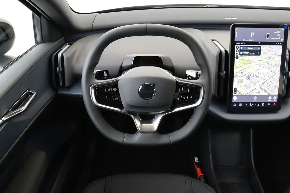 Volvo EX30 P5 PLUS 51 kWh -HARMAN uit 2026, foto 2