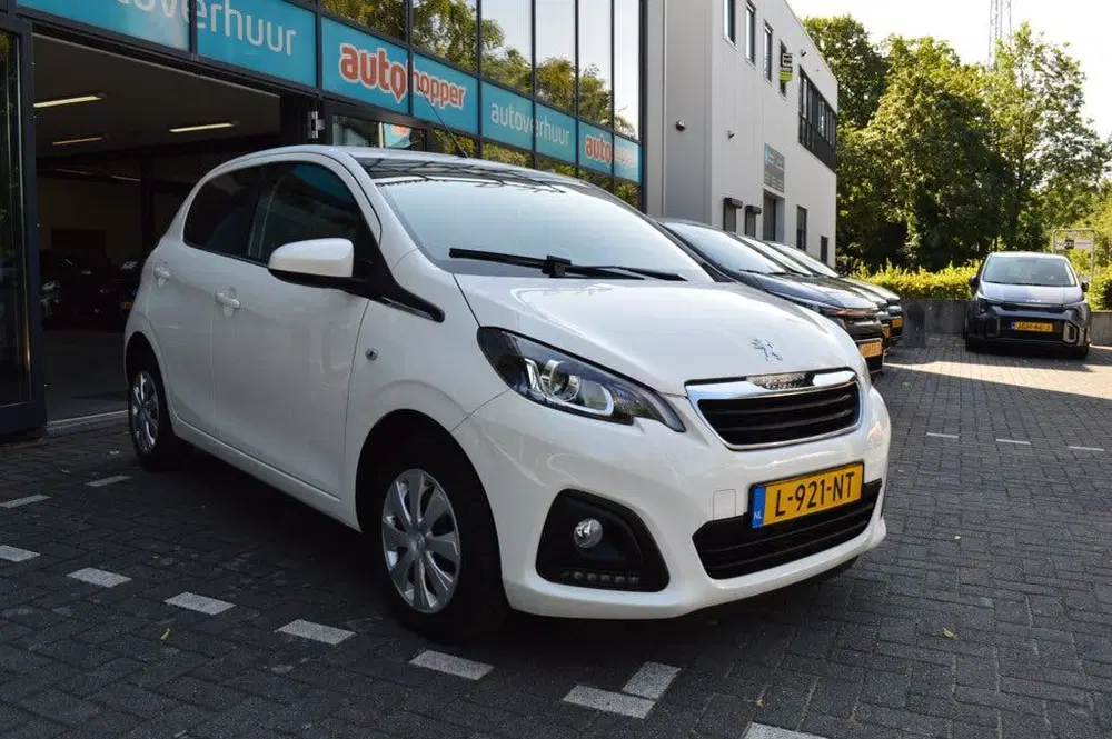 Peugeot 108 1.0 e-VTi Active uit 2021, foto 2