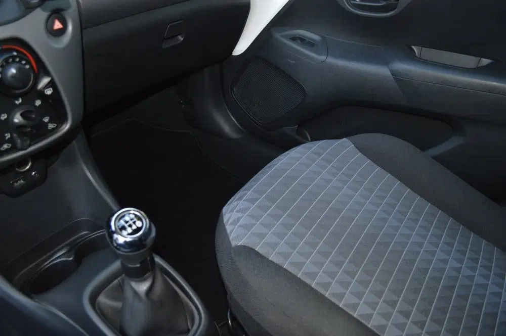Peugeot 108 1.0 e-VTi Active uit 2021, foto 8