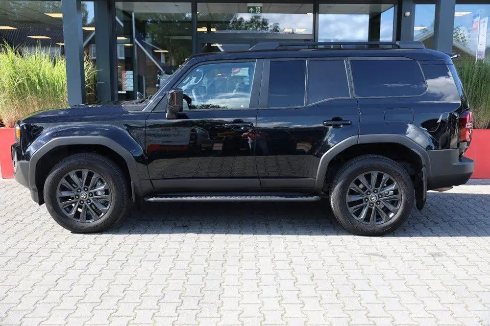 Toyota Land Cruiser 2.8 D-4D 5DRS PROFESSIONAL PANODAK A uit 2024, foto 2