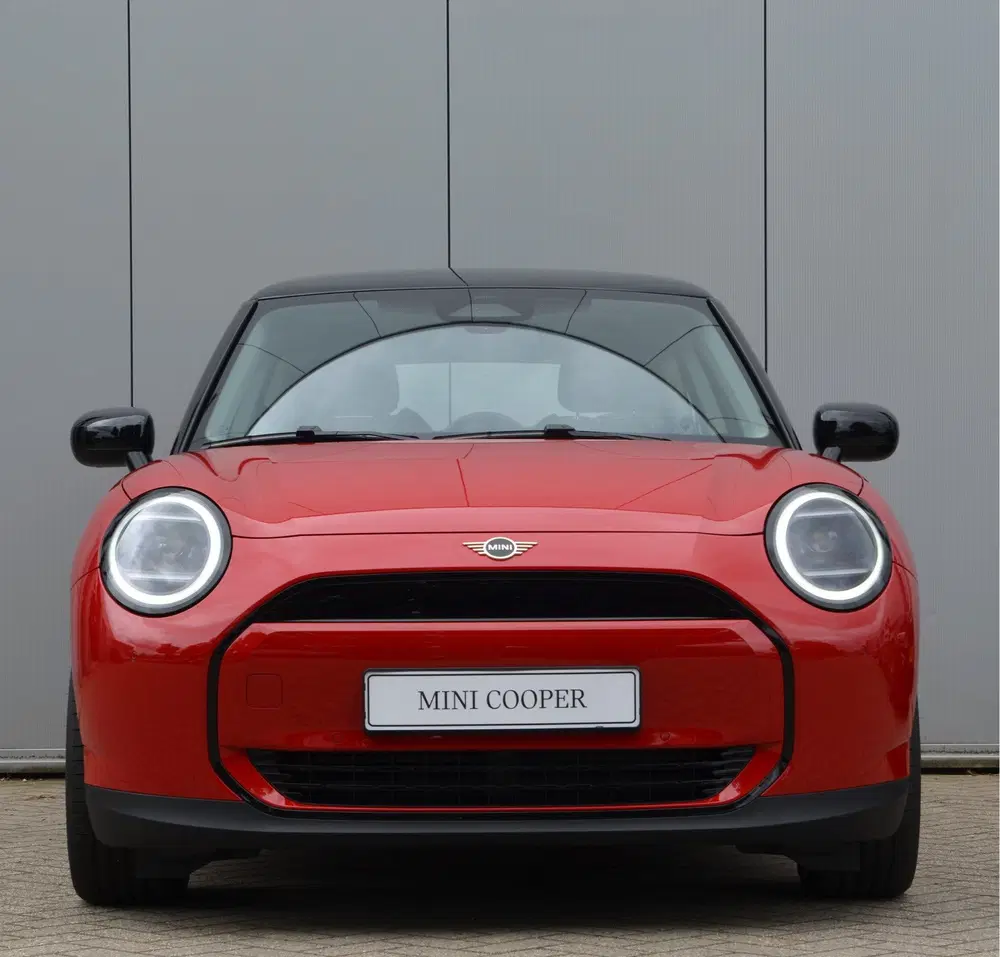 Mini Hatchback Cooper E uit 2026, foto 2