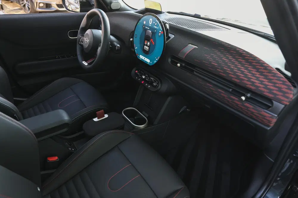 Mini Hatchback Cooper S JCW Automaat uit 2026, foto 10