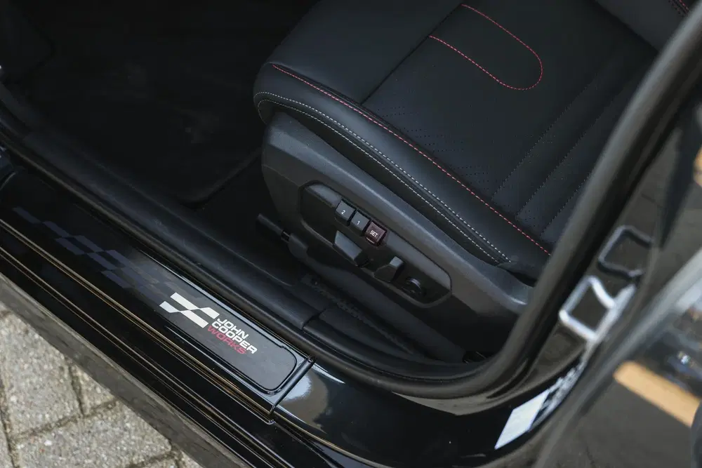 Mini Hatchback Cooper S JCW Automaat uit 2026, foto 14