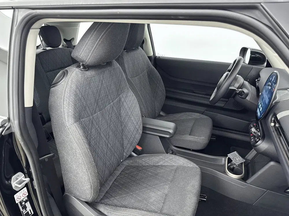 Mini Hatchback Cooper C Essential Automaat uit 2024, foto 10
