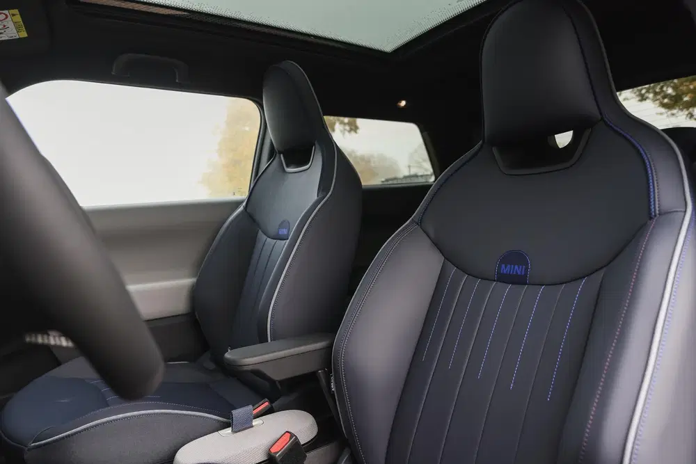 Mini Hatchback Cooper SE uit 2026, foto 12
