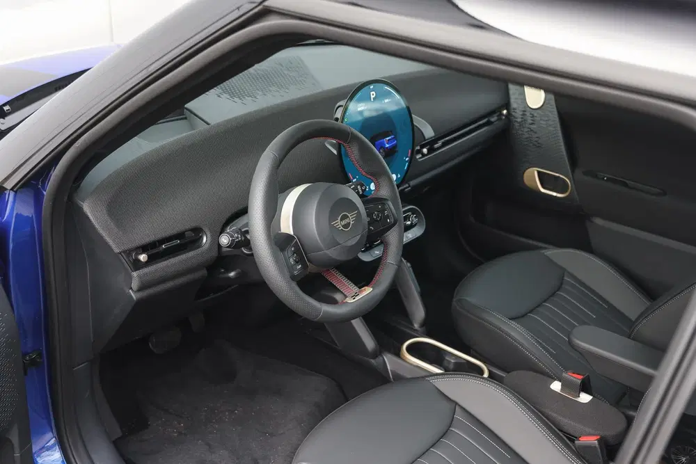 Mini Hatchback Cooper SE uit 2026, foto 3
