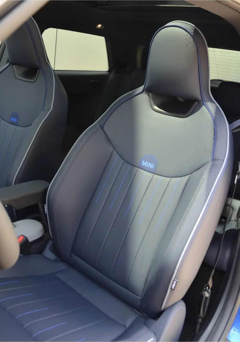 Mini Hatchback Cooper E uit 2026, foto 8