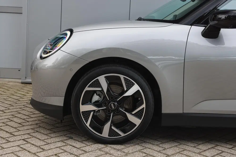 Mini Hatchback Cooper SE uit 2026, foto 4