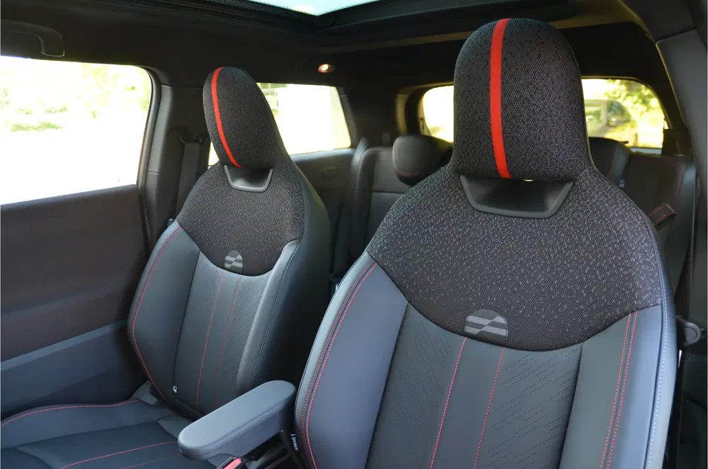 Mini Hatchback Cooper E uit 2026, foto 10
