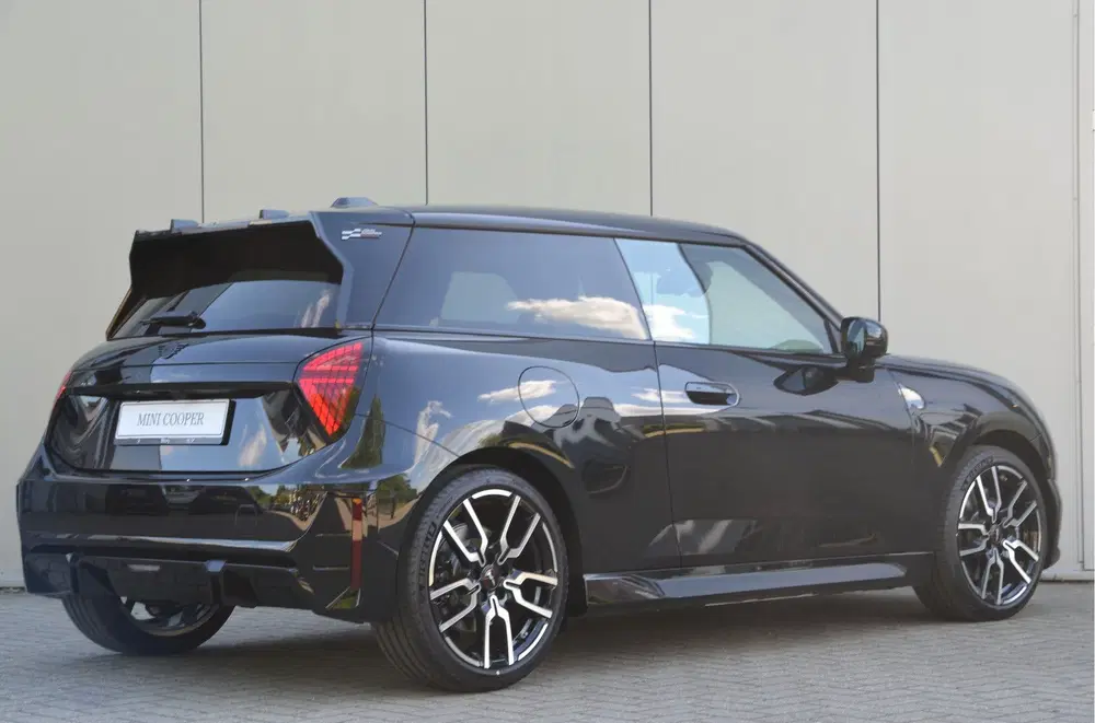 Mini Hatchback Cooper E uit 2026, foto 3