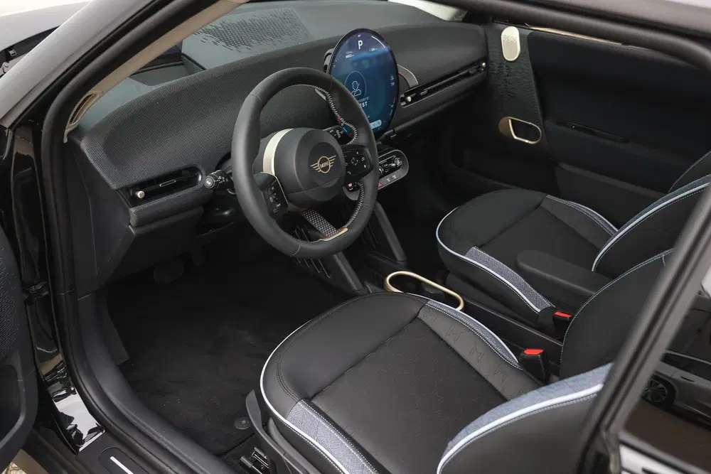 Mini Hatchback Cooper E uit 2026, foto 3