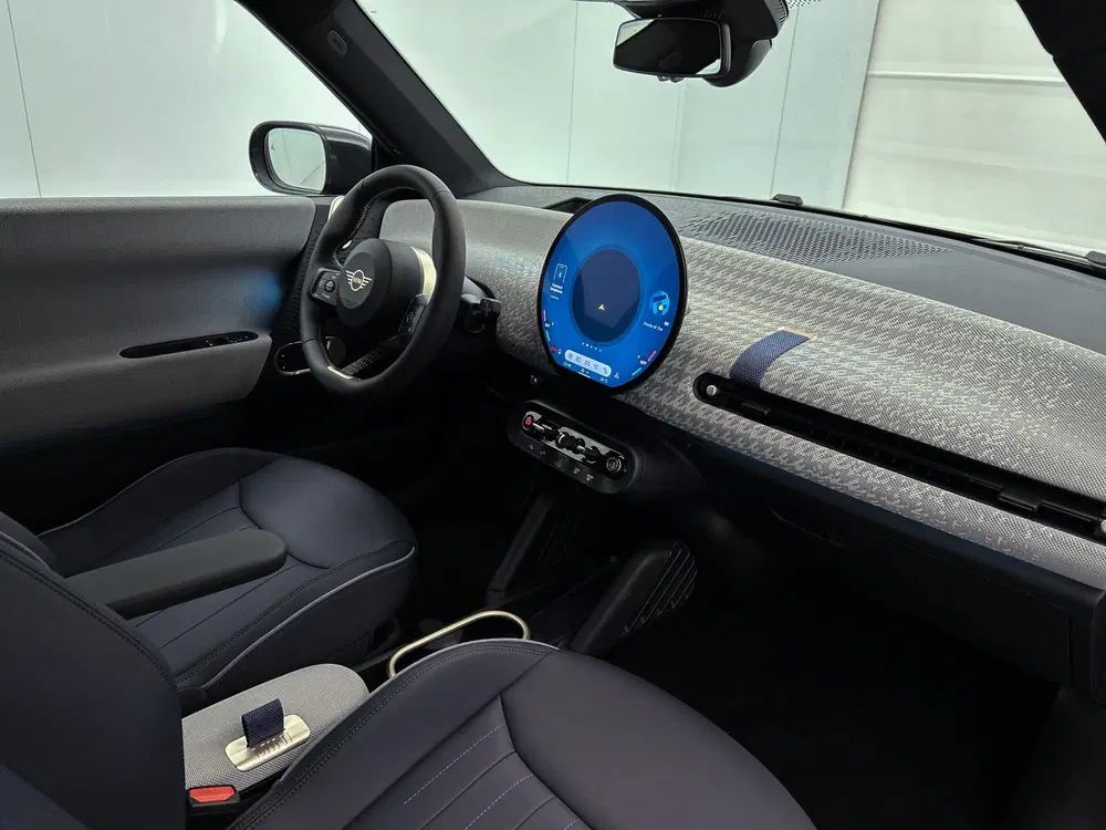 Mini Hatchback Cooper E uit 2026, foto 3