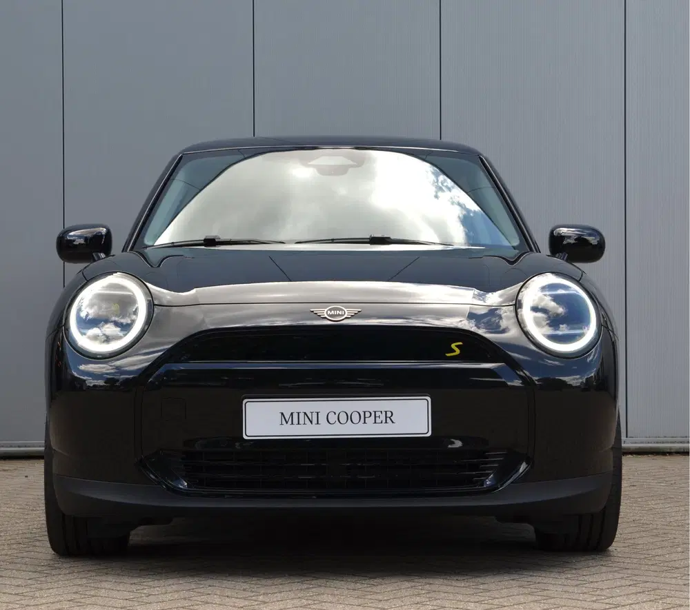 Mini Hatchback Cooper SE uit 2026, foto 2