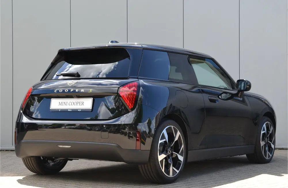Mini Hatchback Cooper SE uit 2026, foto 3