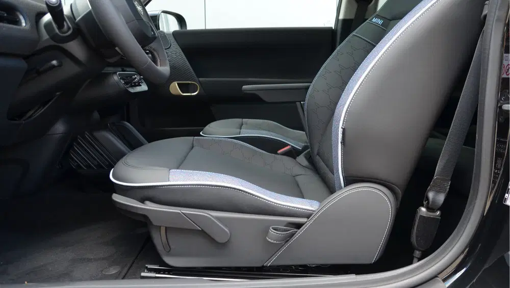 Mini Hatchback Cooper SE uit 2026, foto 8