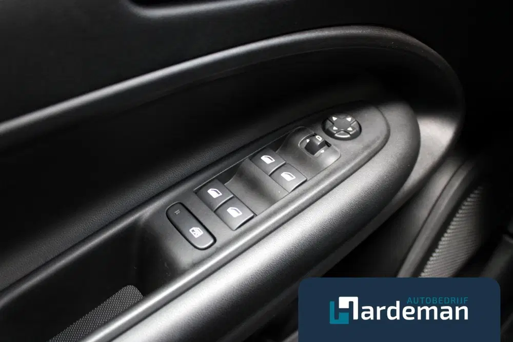 Jeep Avenger 1.2 e-Hybrid Carplay Camera uit 2025, foto 10