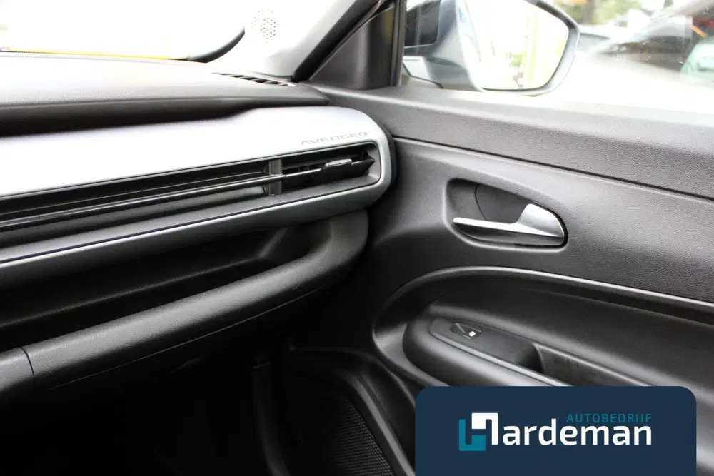 Jeep Avenger 1.2 e-Hybrid Carplay Camera uit 2025, foto 11