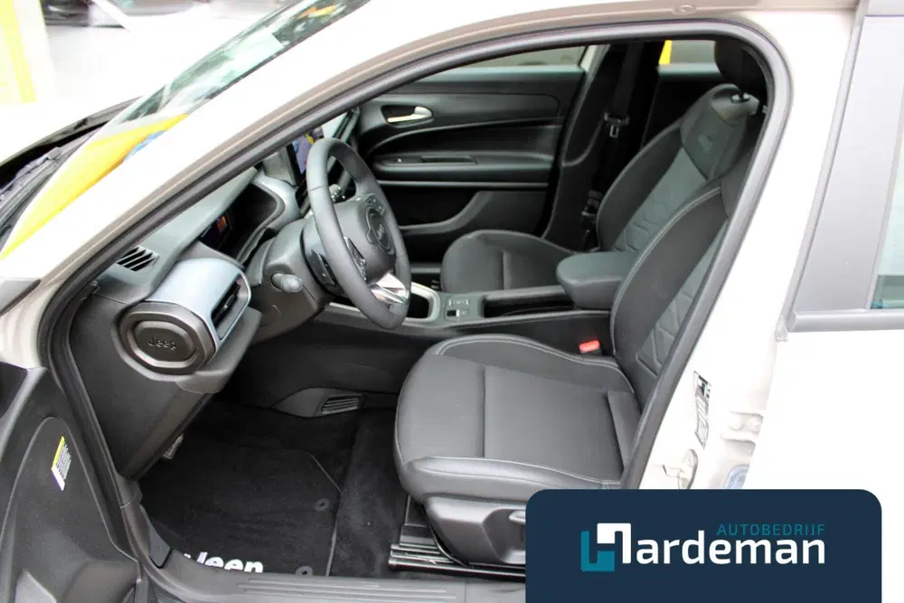 Jeep Avenger 1.2 e-Hybrid Carplay Camera uit 2025, foto 7