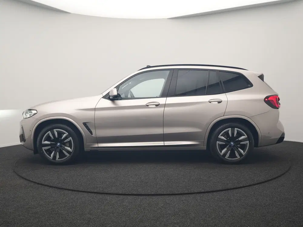 BMW iX3 M Sport 80 kWh 286pk Dealer O.H uit 2024, foto 2