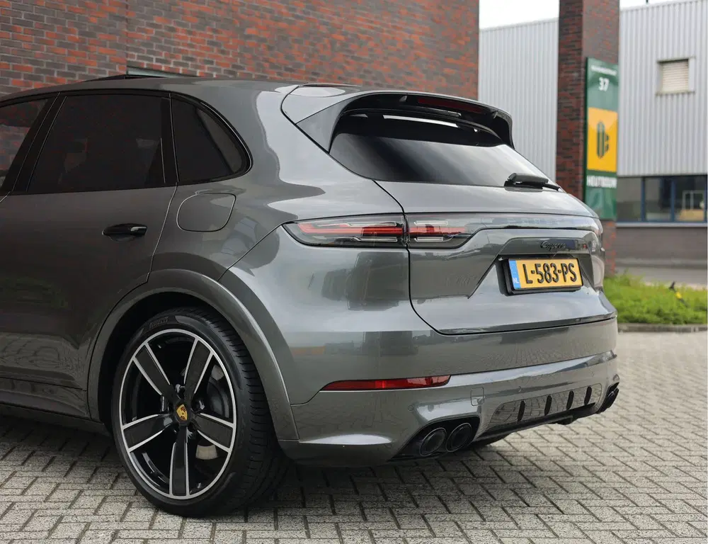Porsche Cayenne 3.0 E-Hybrid uit 2021, foto 10
