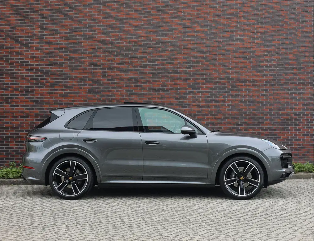 Porsche Cayenne 3.0 E-Hybrid uit 2021, foto 14