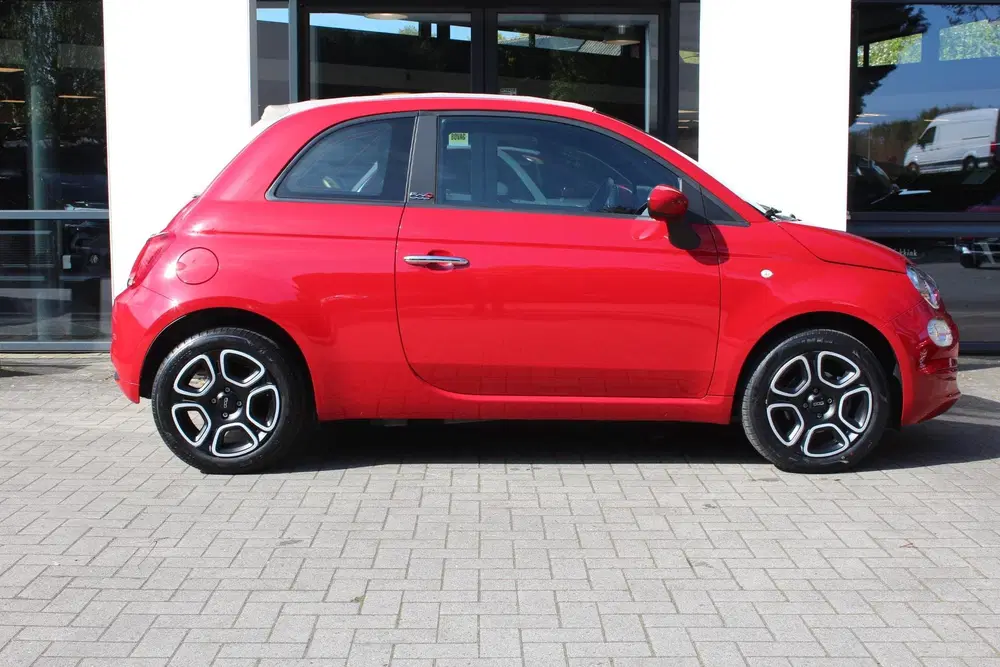Fiat 500C 1.0 Hybrid Launch Edition Cabrio uit 2023, foto 11