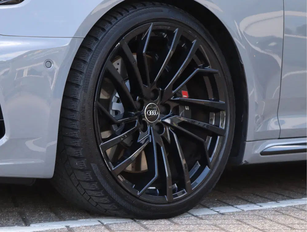 Audi A4 RS4 uit 2020, foto 12