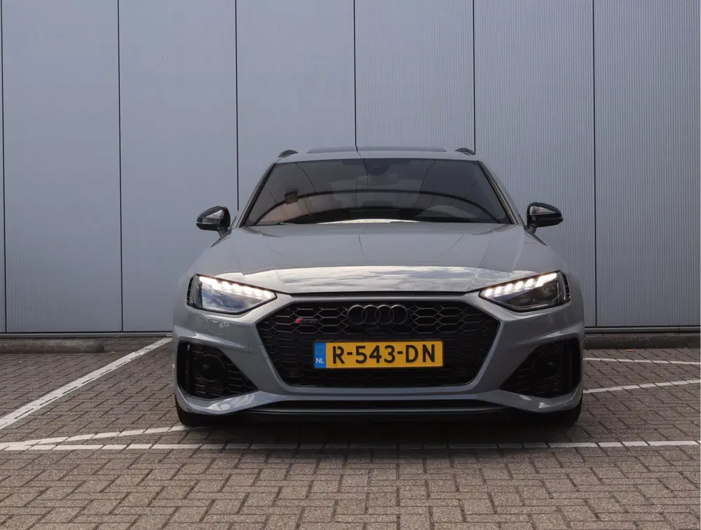 Audi A4 RS4 uit 2020, foto 6