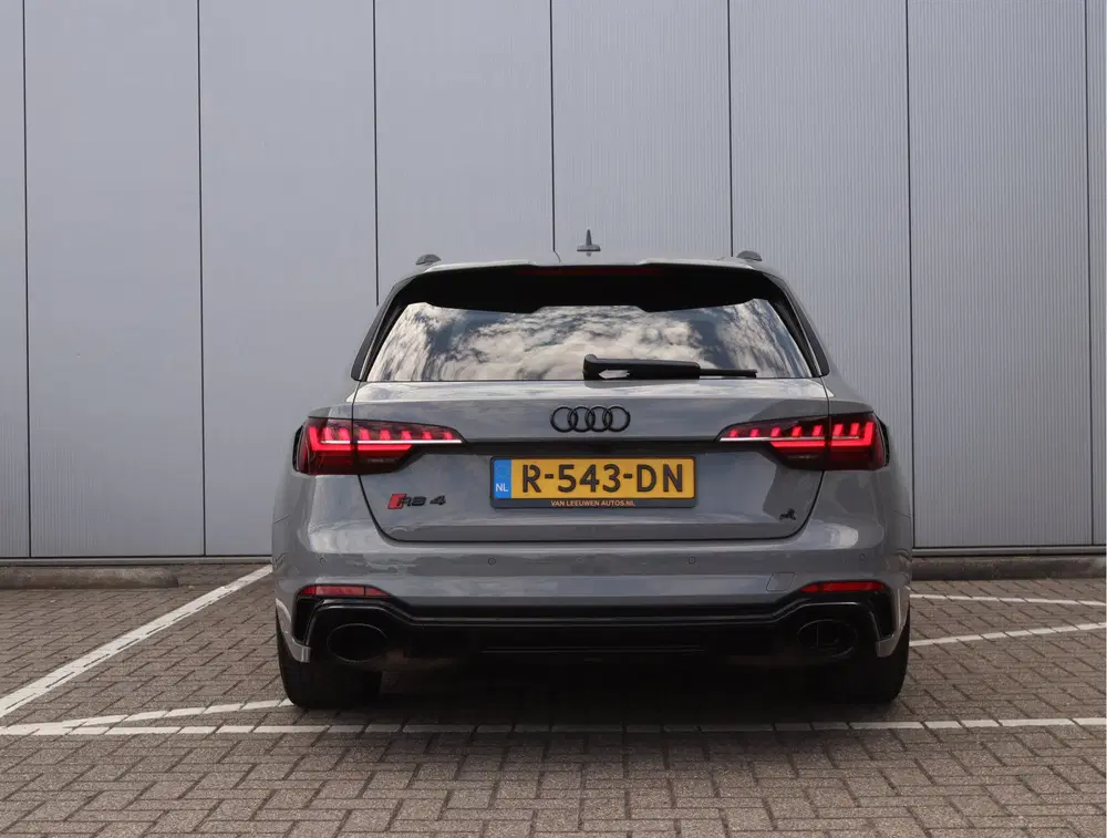 Audi A4 RS4 uit 2020, foto 7