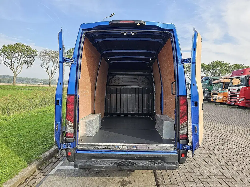 Iveco Daily 35S18 L2H2 3.0Ltr Automaat Navi 180Pk Lm-V uit 2022, foto 12