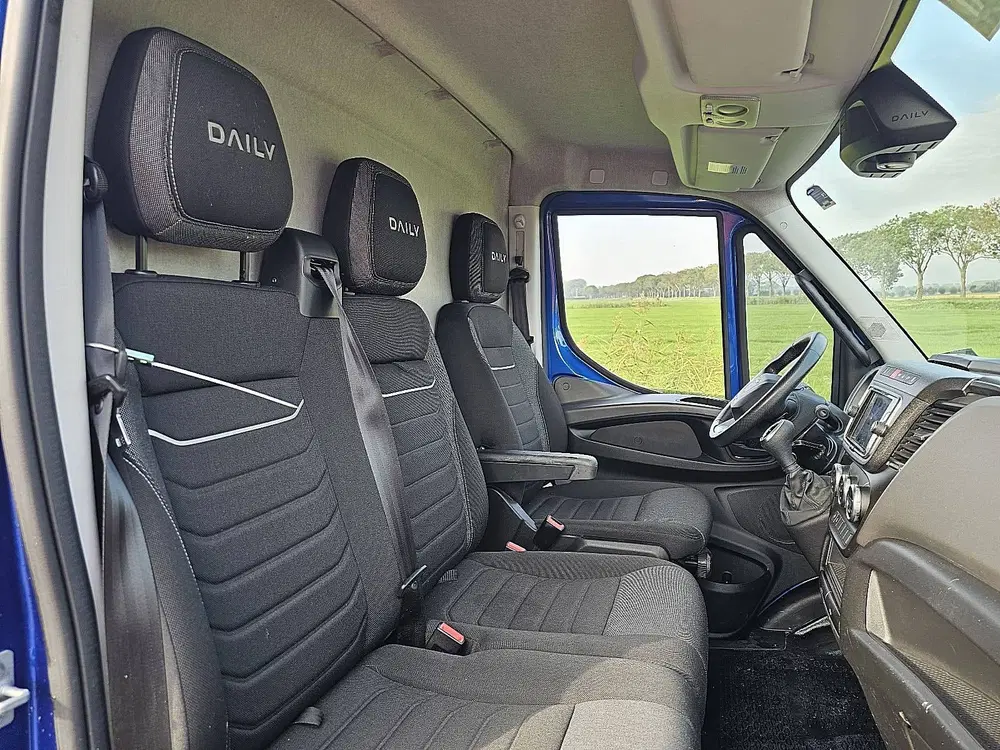 Iveco Daily 35S18 L2H2 3.0Ltr Automaat Navi 180Pk Lm-V uit 2022, foto 7
