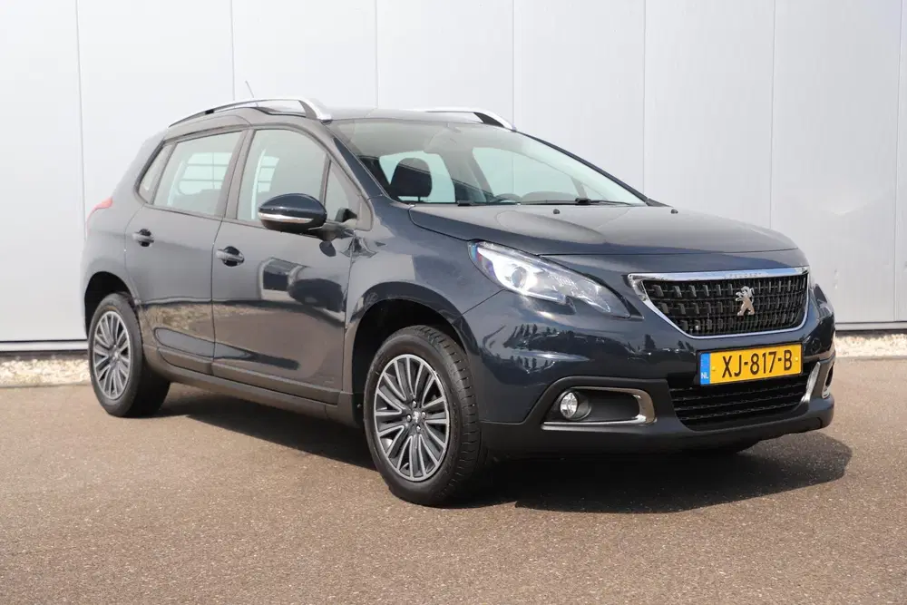 Peugeot 2008 1.2 PureTech Active Trekhaak Radio Bluetoo uit 2019, foto 3