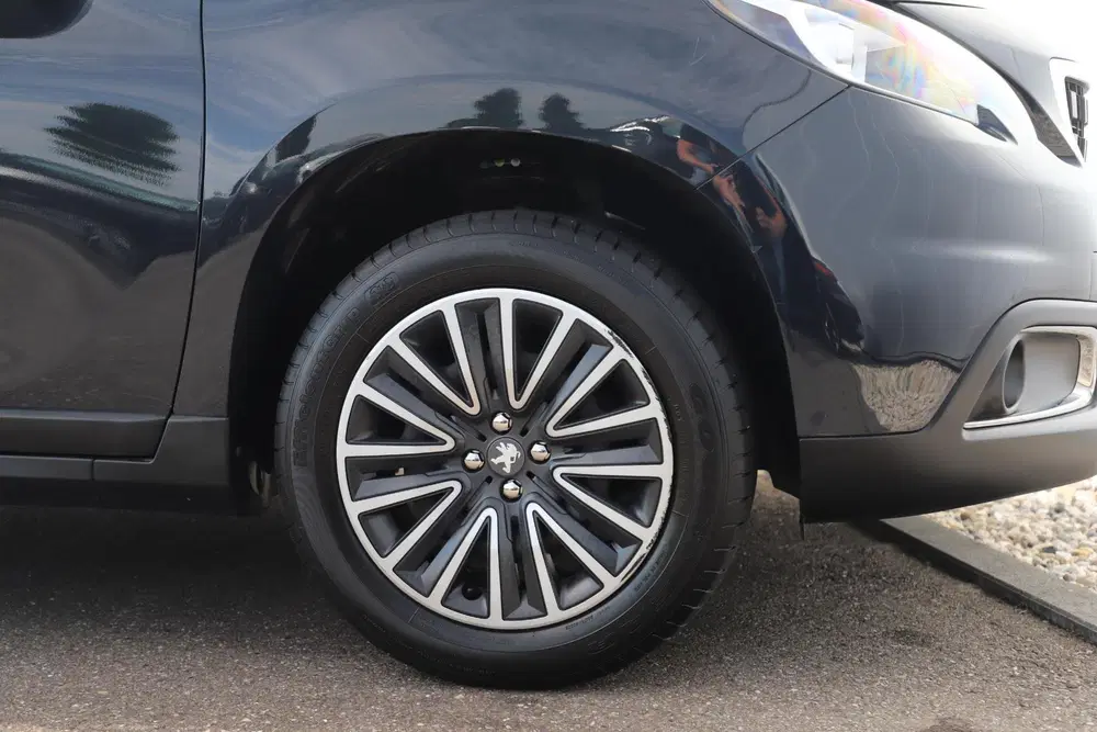 Peugeot 2008 1.2 PureTech Active Trekhaak Radio Bluetoo uit 2019, foto 6