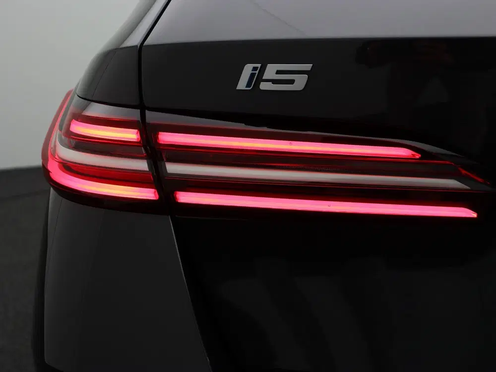 BMW i5 M60 xDrive Innovation Pack uit 2024, foto 10