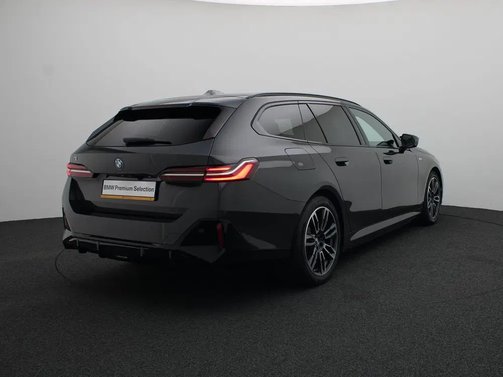 BMW i5 M60 xDrive Innovation Pack uit 2024, foto 2