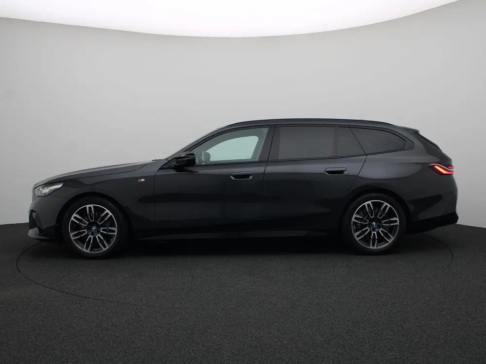 BMW i5 M60 xDrive Innovation Pack uit 2024, foto 4