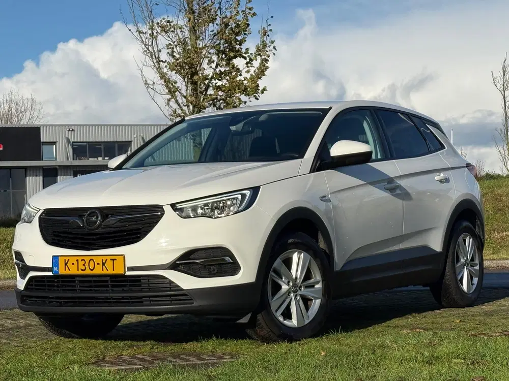 Opel Grandland 1.2 Turbo Business Edition uit 2021, foto 2