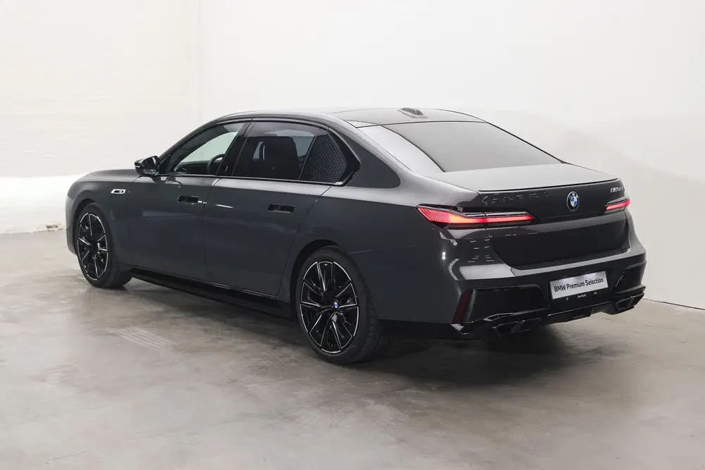 BMW 7-serie M760e xDrive Automaat uit 2024, foto 2