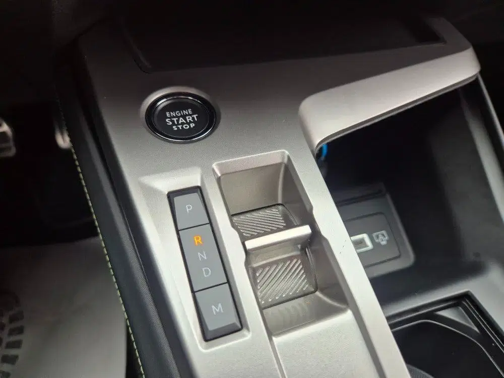 Peugeot 408 1.2 HYBRID 145e AUT. GT LED NAVI CARPLAY C uit 2024, foto 12
