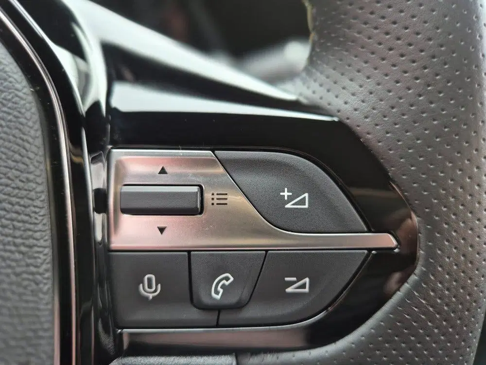 Peugeot 408 1.2 HYBRID 145e AUT. GT LED NAVI CARPLAY C uit 2024, foto 14