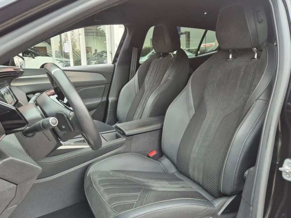 Peugeot 408 1.2 HYBRID 145e AUT. GT LED NAVI CARPLAY C uit 2024, foto 5
