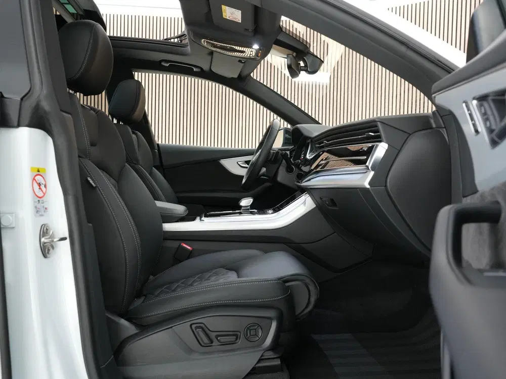 Audi Q8 TFSI e 462pk quattro Pro Line S Competitio uit 2021, foto 4