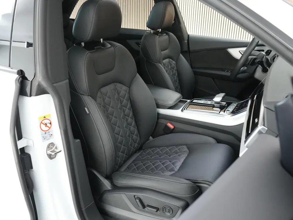 Audi Q8 TFSI e 462pk quattro Pro Line S Competitio uit 2021, foto 5